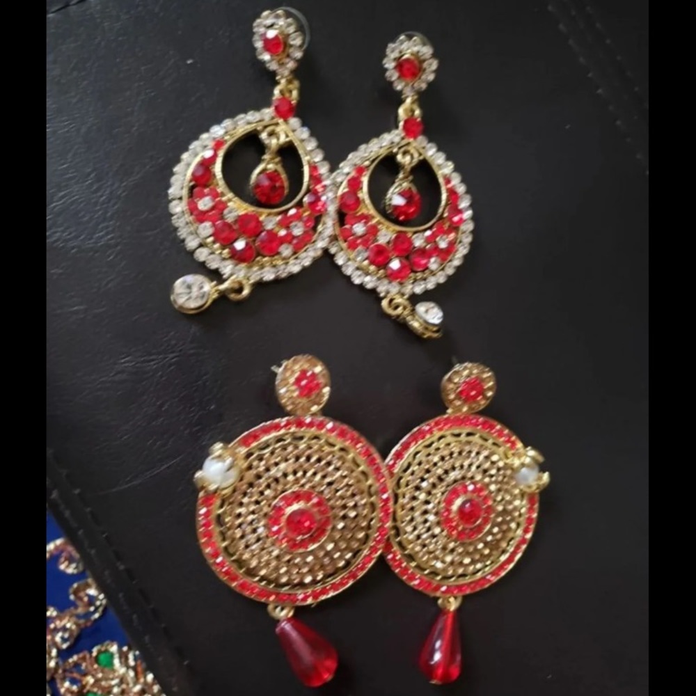 Beautiful earrings - Picture 3 of 3